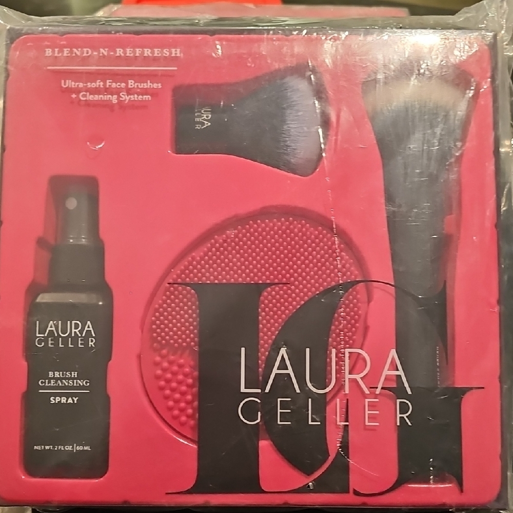 Laura Geller Brush Cleansing Set - Black and Red